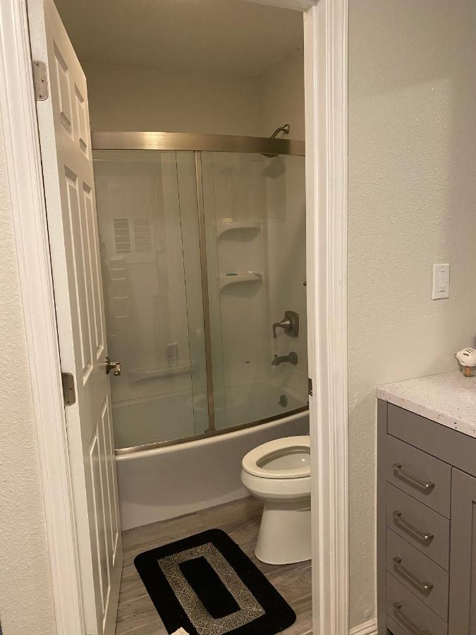 Private La Bedroom W Private Half-Bathroom - Ac - Wifi - Private Fridge -Smart Tv Los Angeles Extérieur photo