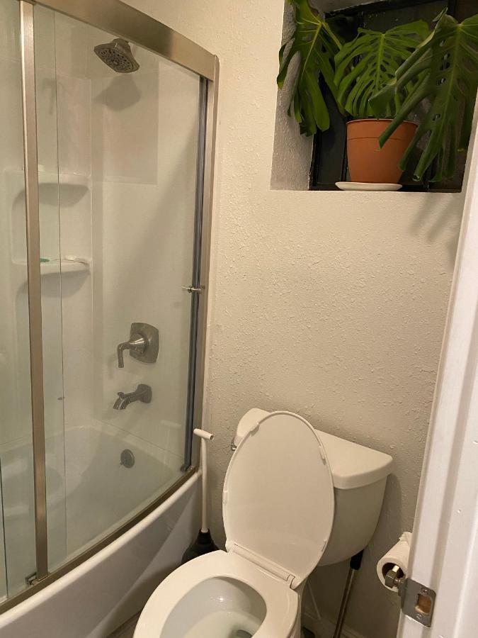 Private La Bedroom W Private Half-Bathroom - Ac - Wifi - Private Fridge -Smart Tv Los Angeles Extérieur photo